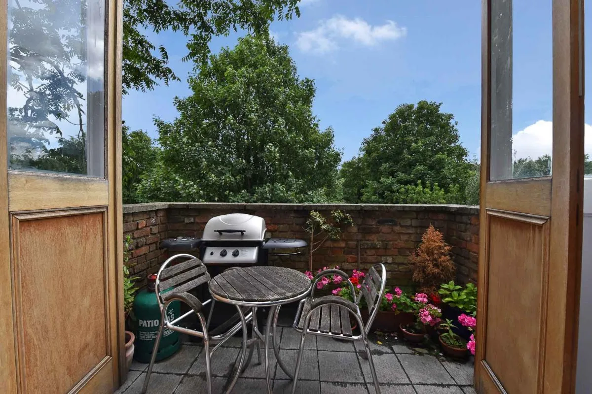 Flat Grosvenor Avenue in Greater London