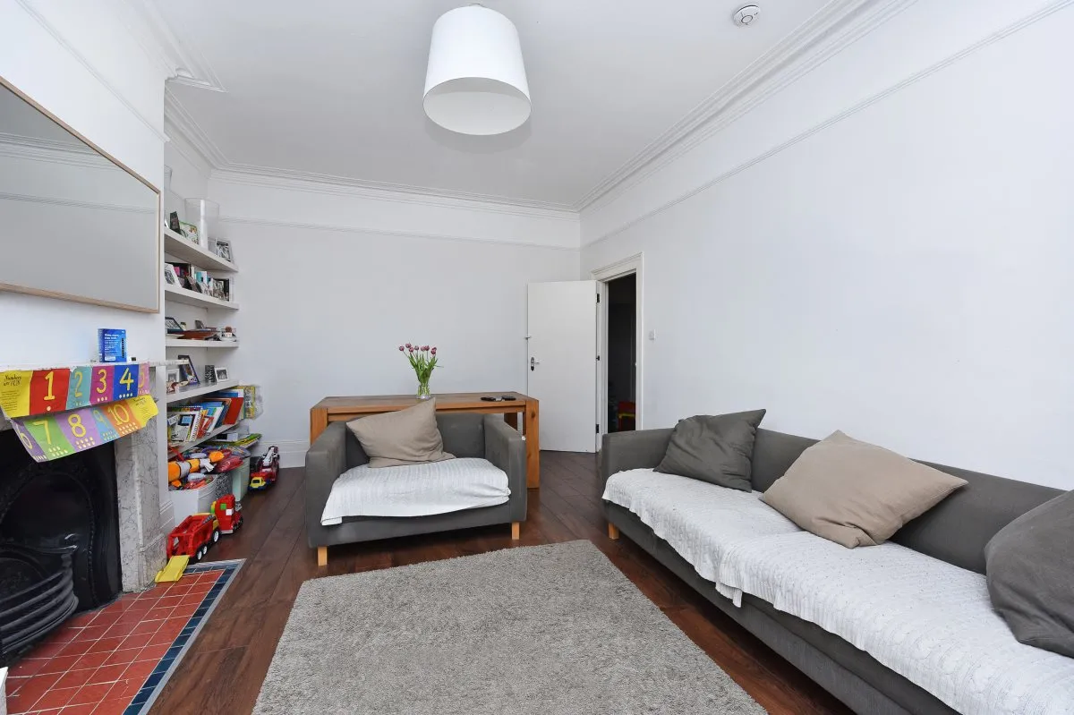 Flat Grosvenor Avenue in Greater London