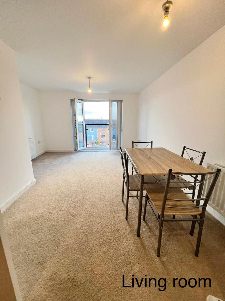 Flat Onyx Crescent in Leicester