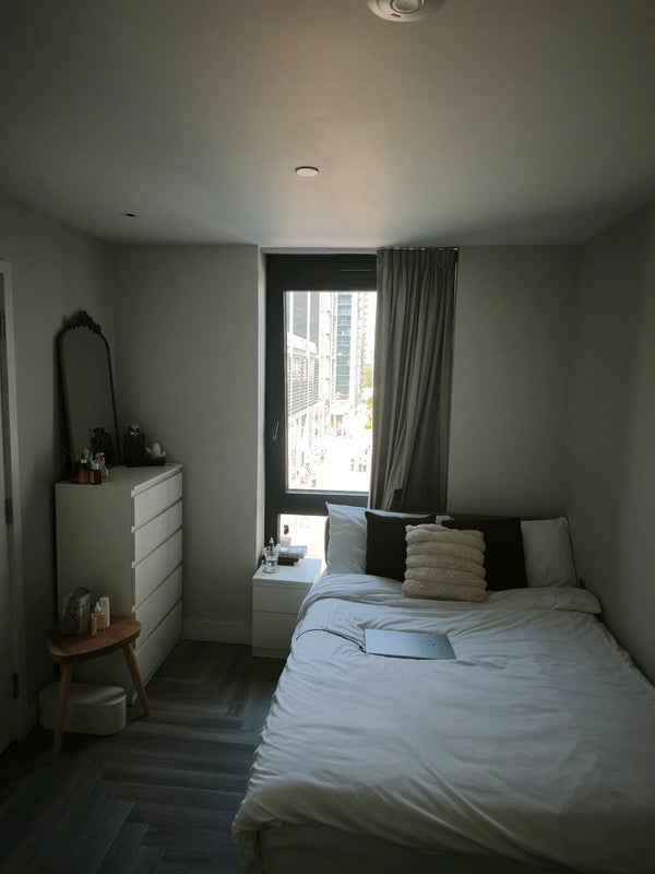 Room Olympic Way in Greater London