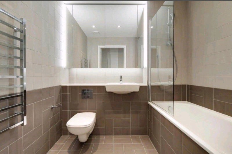 Room Olympic Way in Greater London