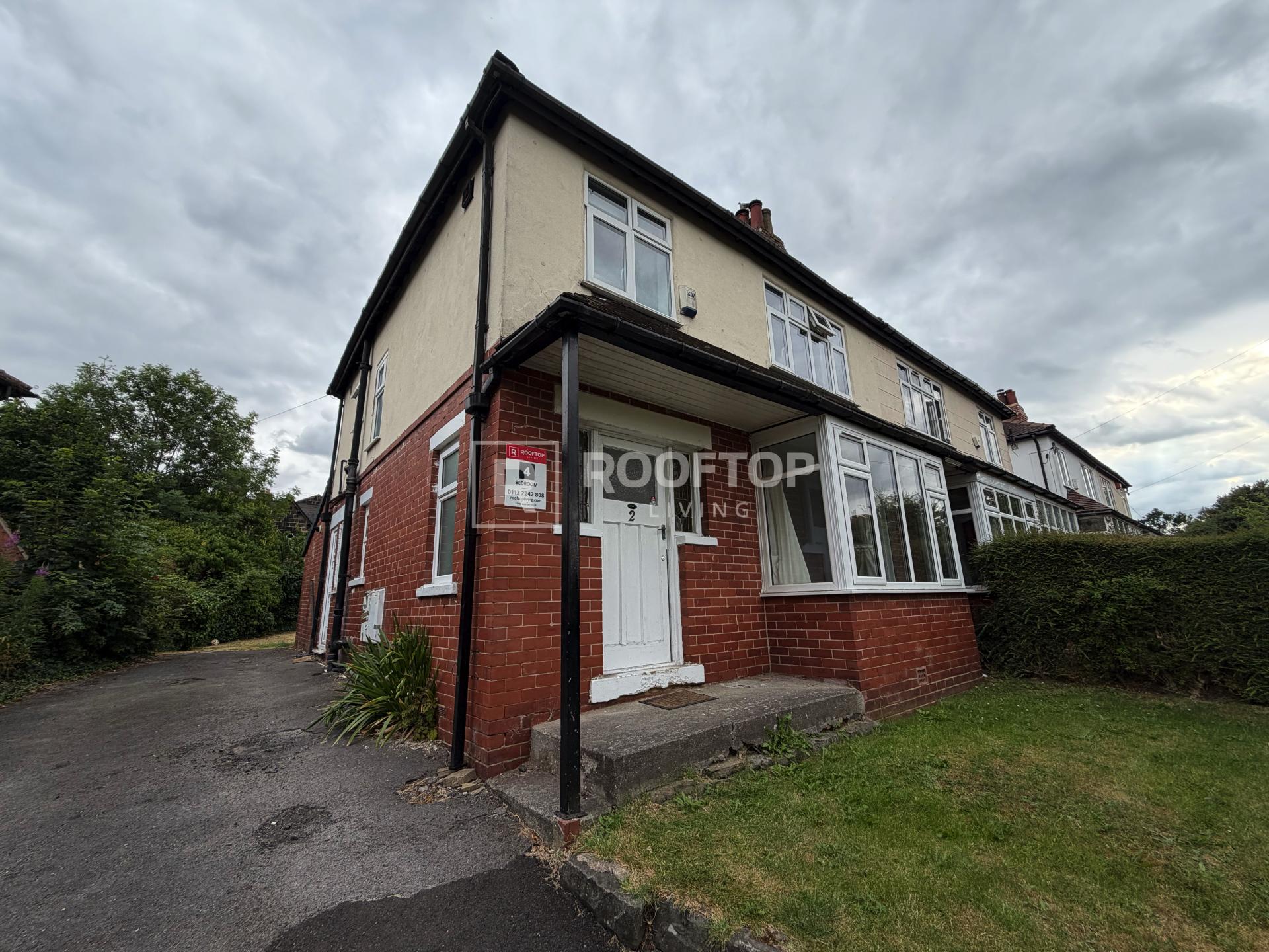 House Dennistead Crescent in Leeds
