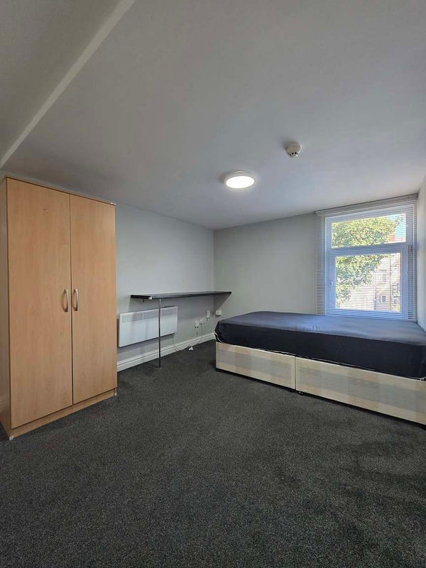 Flat Claude Road in Cardiff