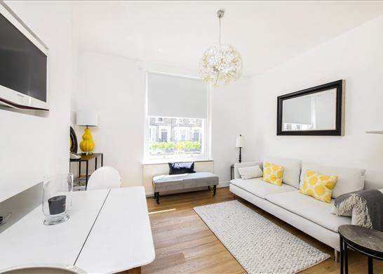 Flat Hopkinsons' Place in Greater London