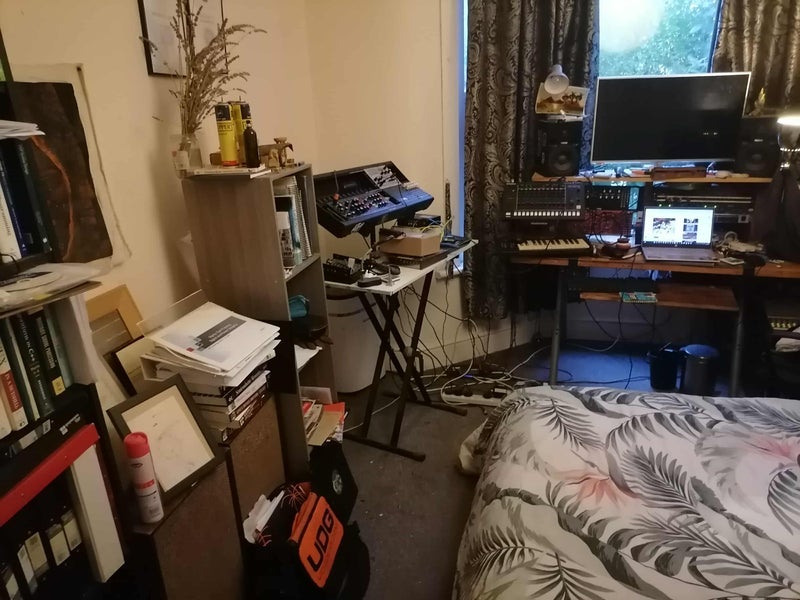 Room Newport Road in Greater London