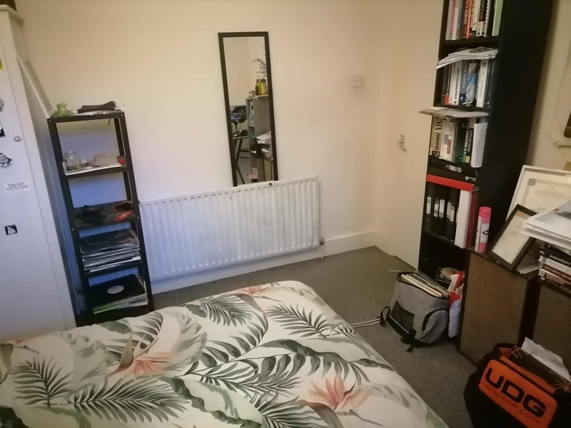 Room Newport Road in Greater London