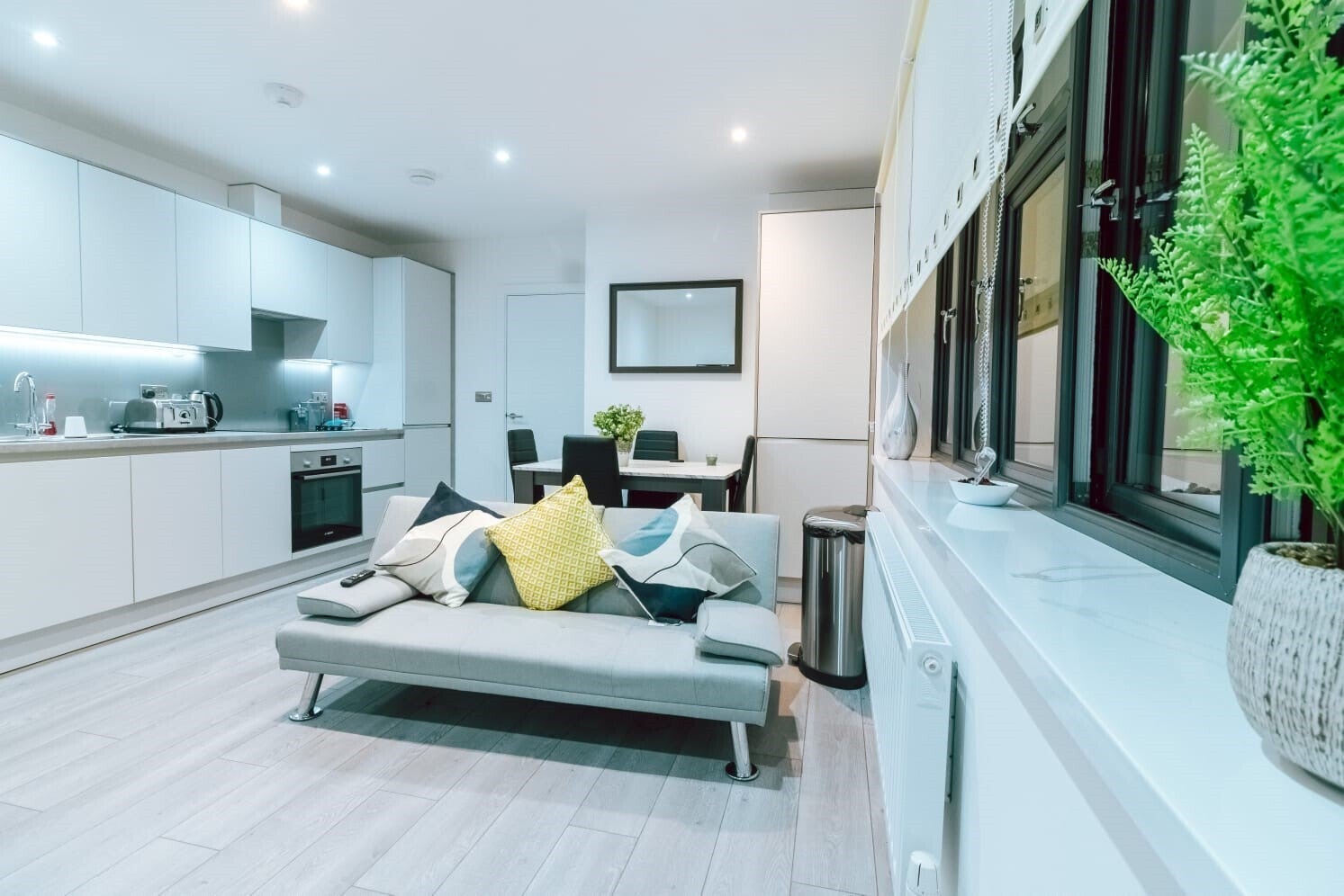 Flat Banstead Road in Greater London