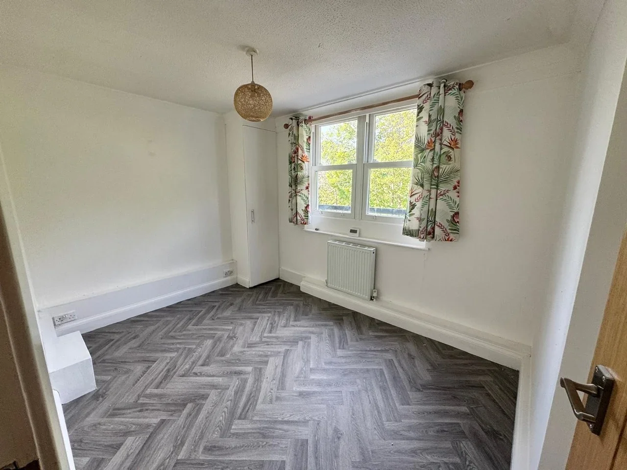 Flat Hulverstone Close in Greater London