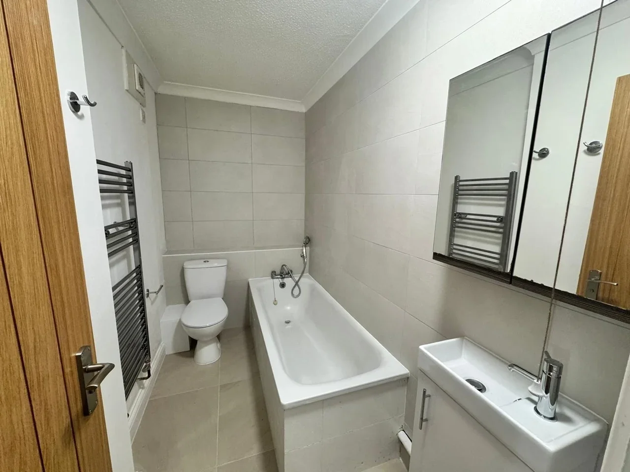 Flat Hulverstone Close in Greater London