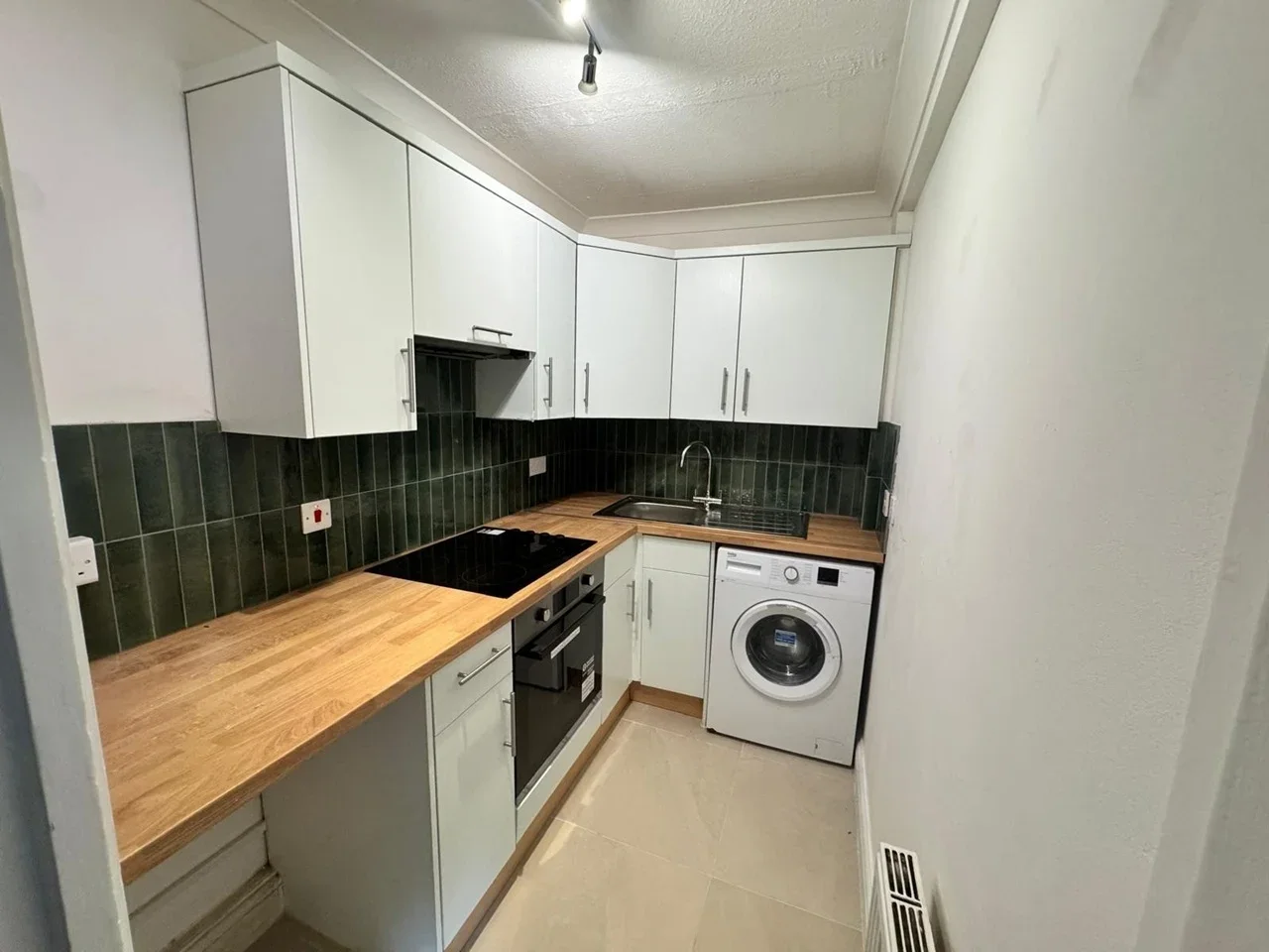 Flat Hulverstone Close in Greater London