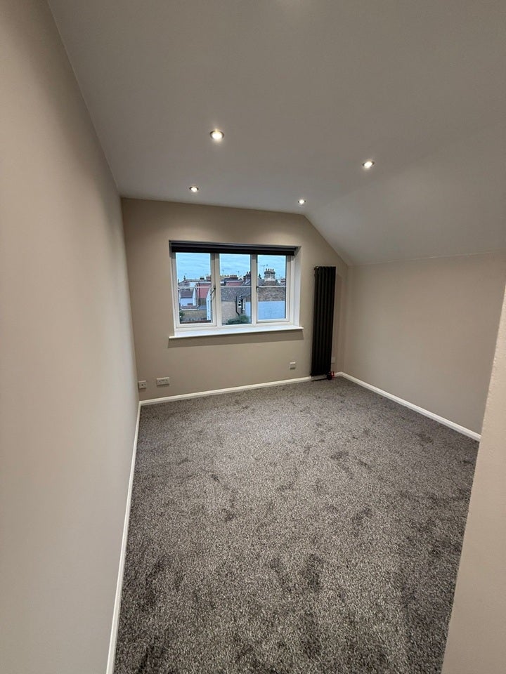 Flat Whippendell Road in Watford