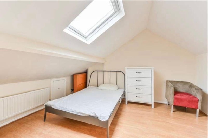 Room Liberty Avenue in Greater London