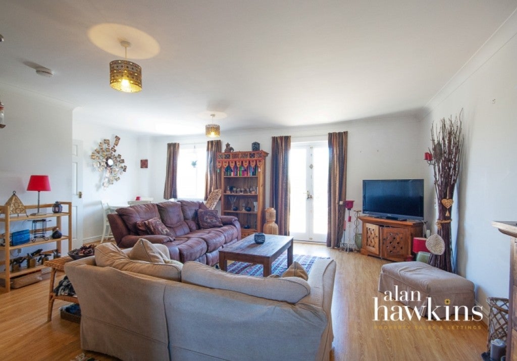 House Wiltshire Crescent in Royal Wootton Bassett