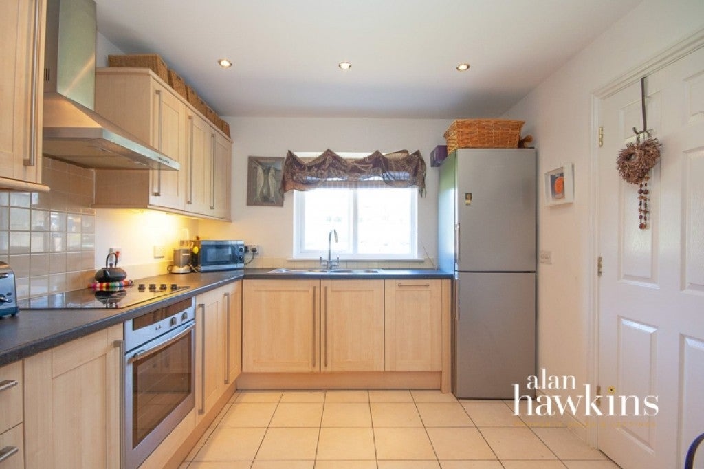 House Wiltshire Crescent in Royal Wootton Bassett