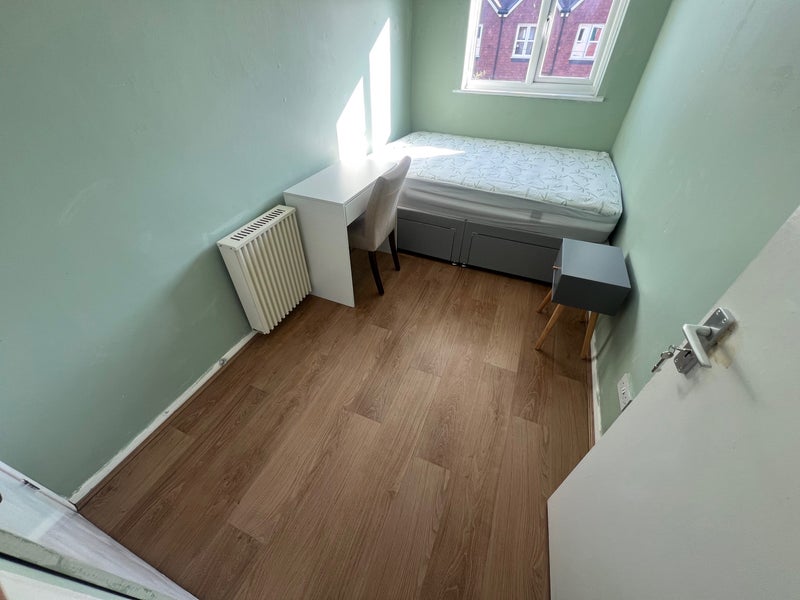 Room Buckland Road in Maidstone
