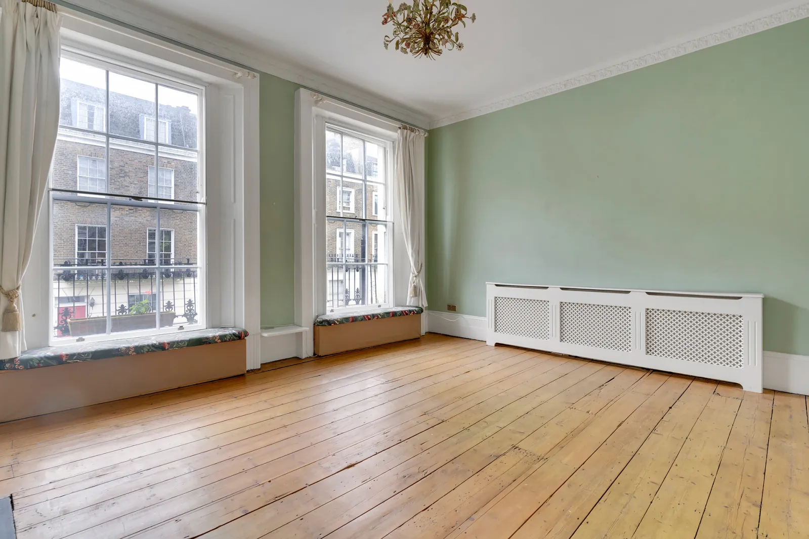 Flat Delancey Street in Greater London