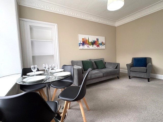 Flat Forfar Road in Dundee