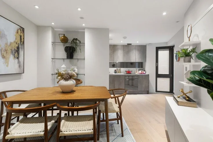 Flat Hornsey Road in Greater London