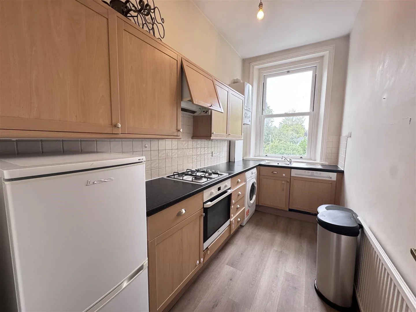 Flat Oakleigh Park South in Greater London