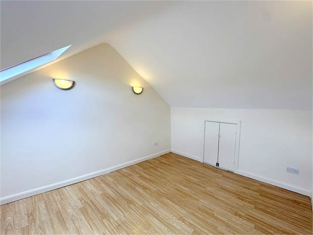 Flat Sportsbank Street in Greater London