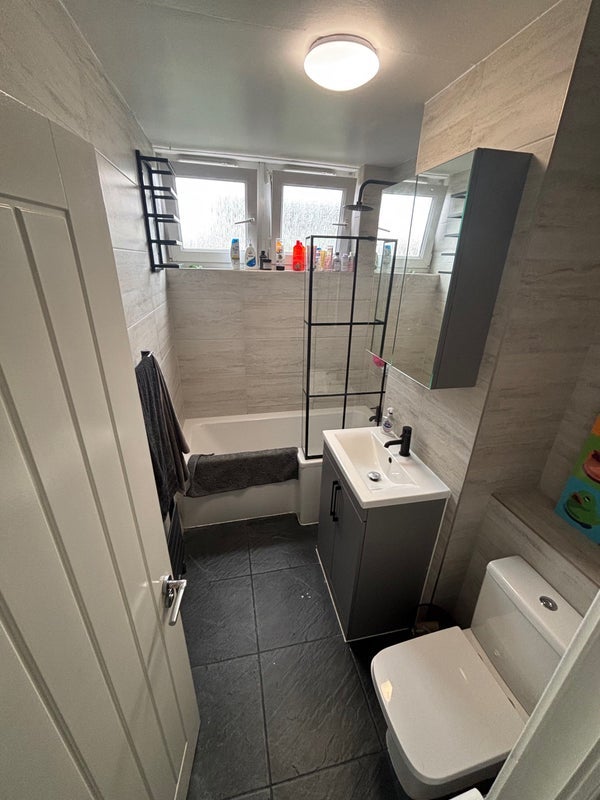 Room Wick Road in Greater London