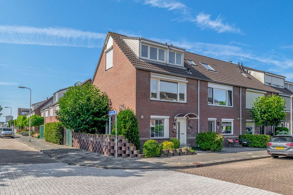 Huis Arend Brinkmanrede 17 in Capelle aan den IJssel