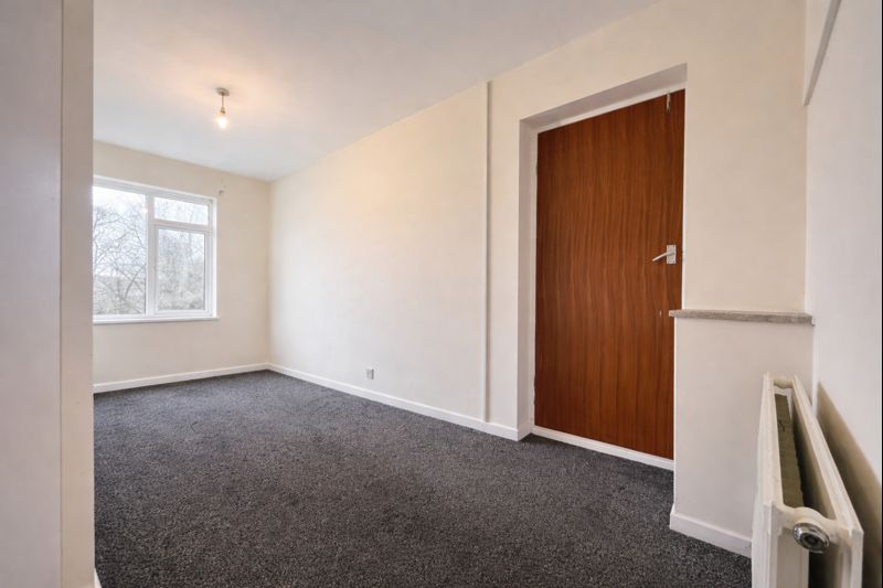 Flat Carver Hill Road in High Wycombe