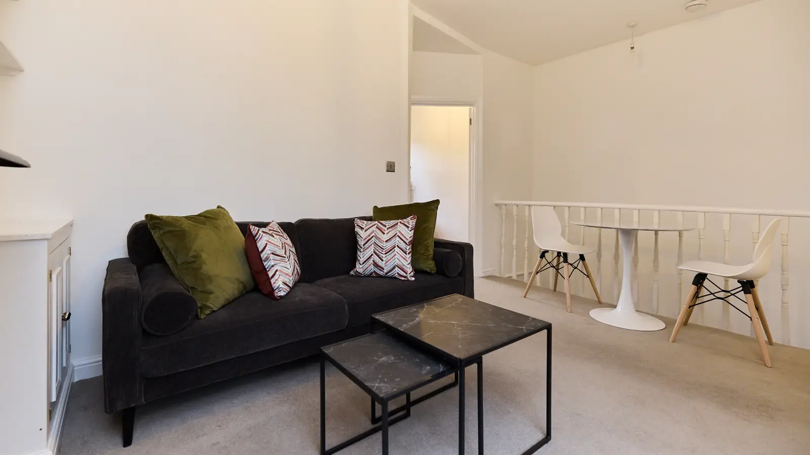 Flat Mantlet Close in Greater London