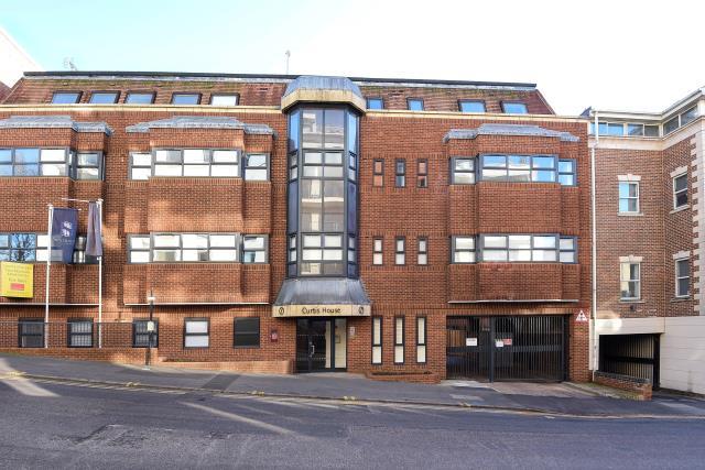 Flat London Road in High Wycombe