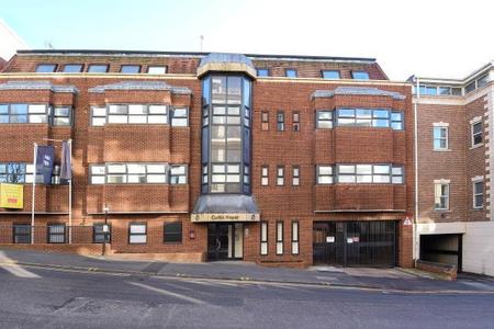 Flat London Road in High Wycombe