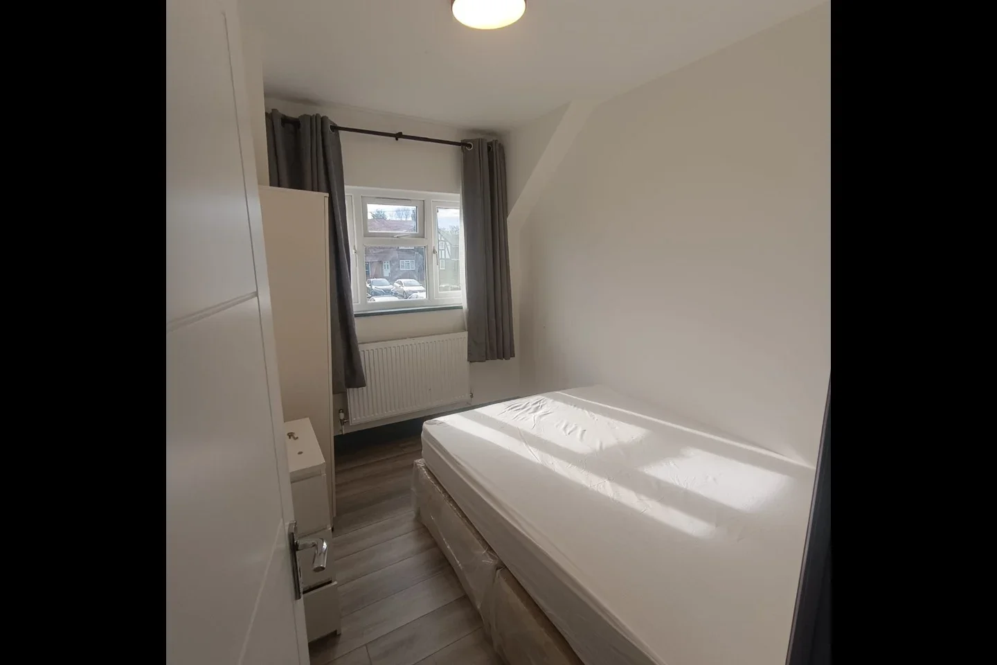 Room Eltham Palace Road in Greater London