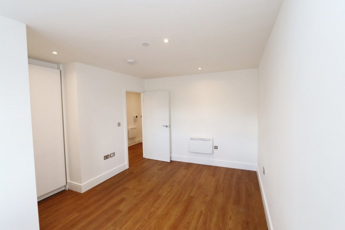 Flat London Road in Greater London