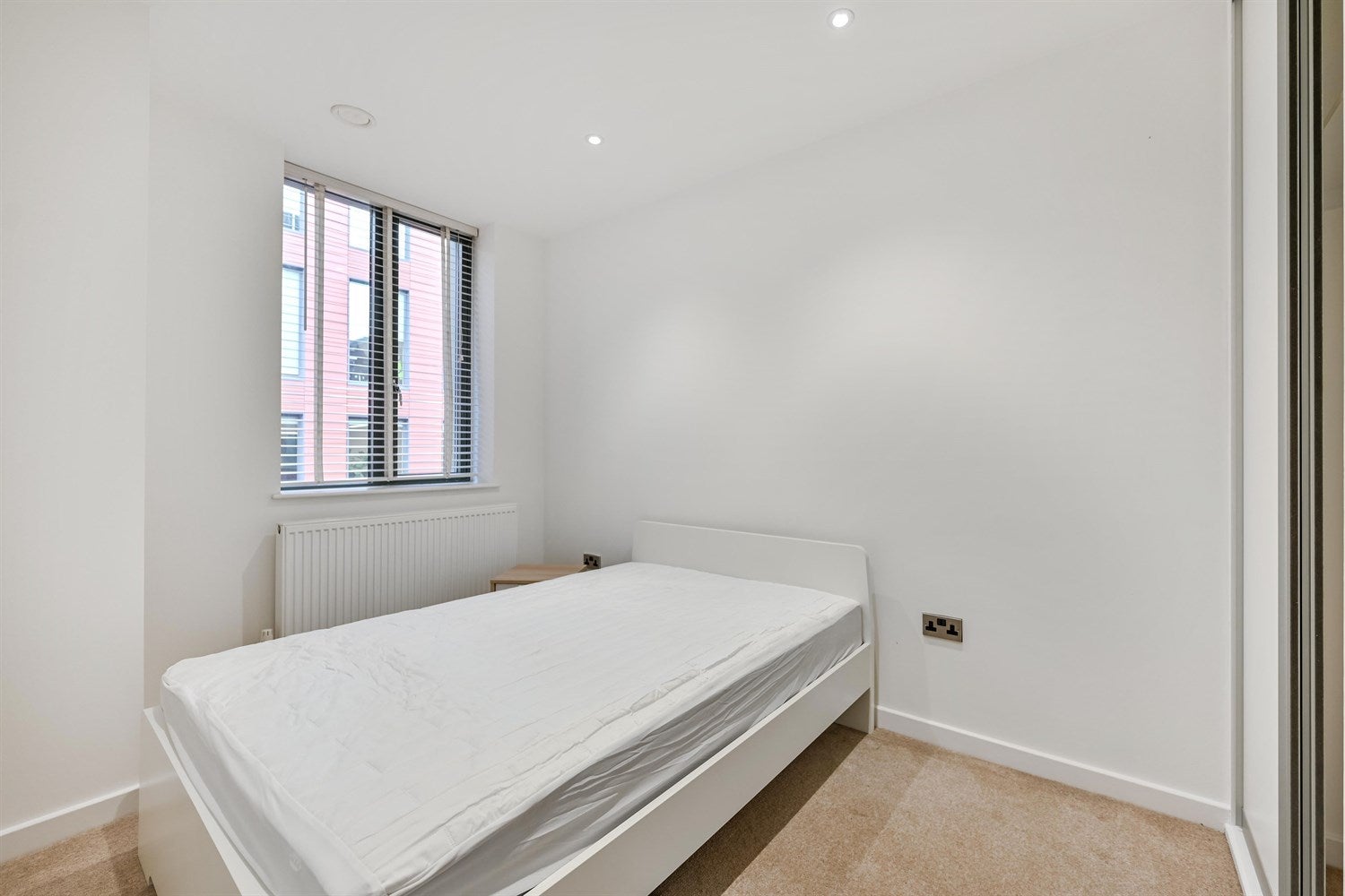 Flat Garrard Street in Reading