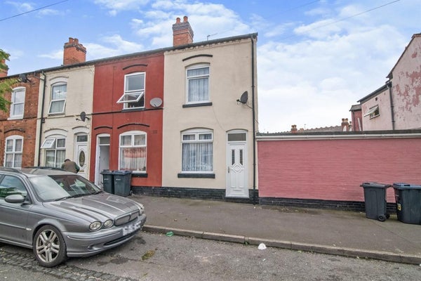 Flat Perrott Street in Birmingham