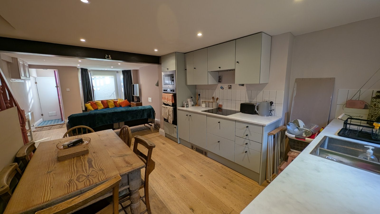 Flat Dover Road in Folkestone and Hythe District