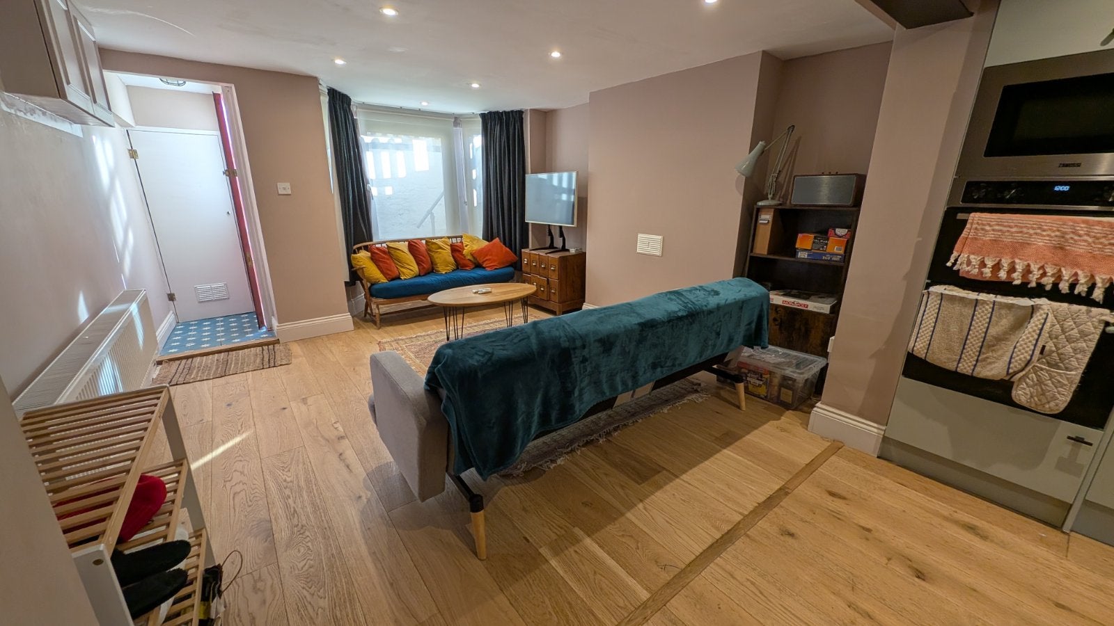 Flat Dover Road in Folkestone and Hythe District