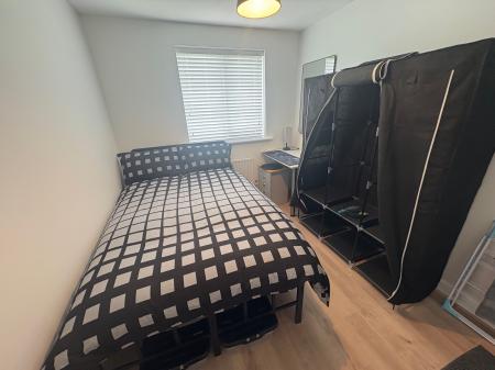 Room Carlisle Close in Corby