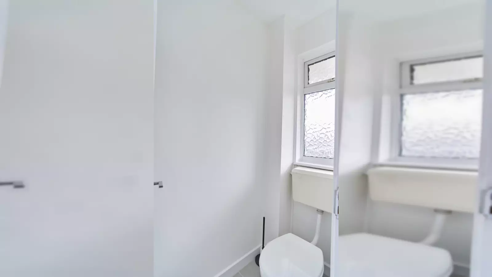 Room Fellows Court in Greater London