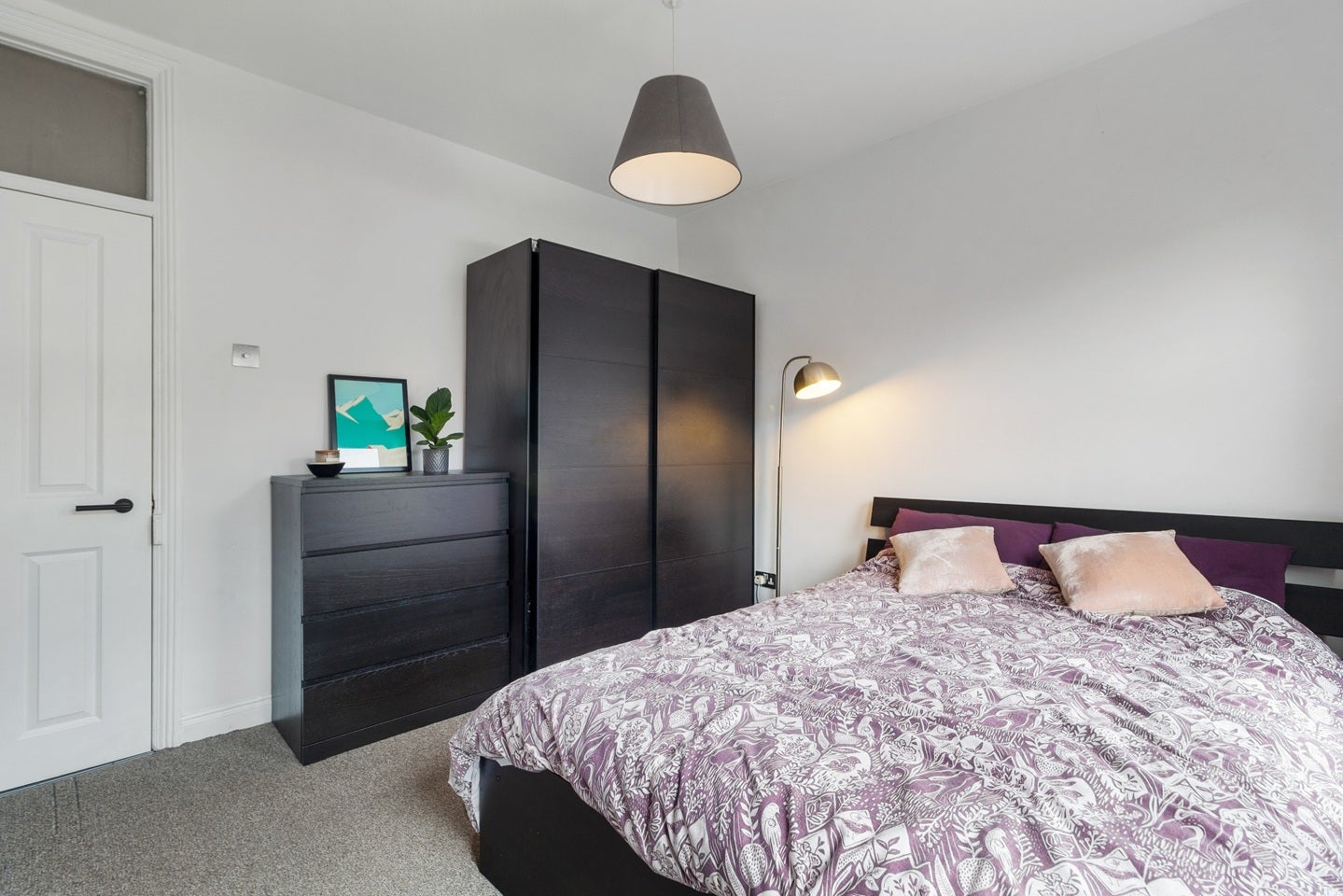 Flat Winns Terrace in Greater London