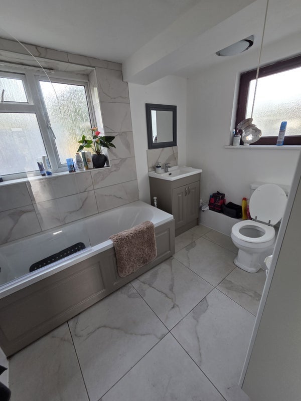 Room South Lane in Maidstone
