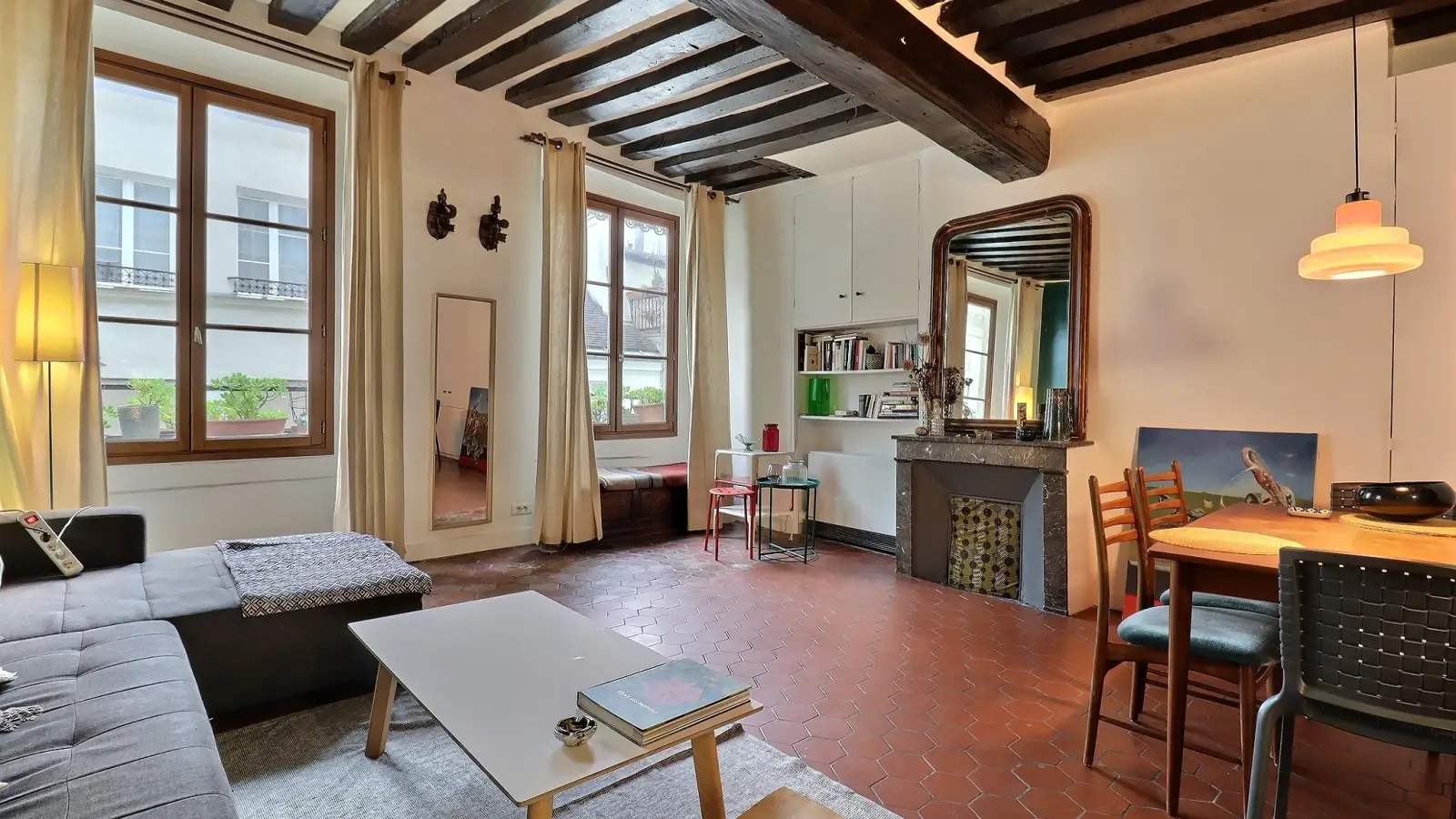Flat Rue Mauconseil in Paris