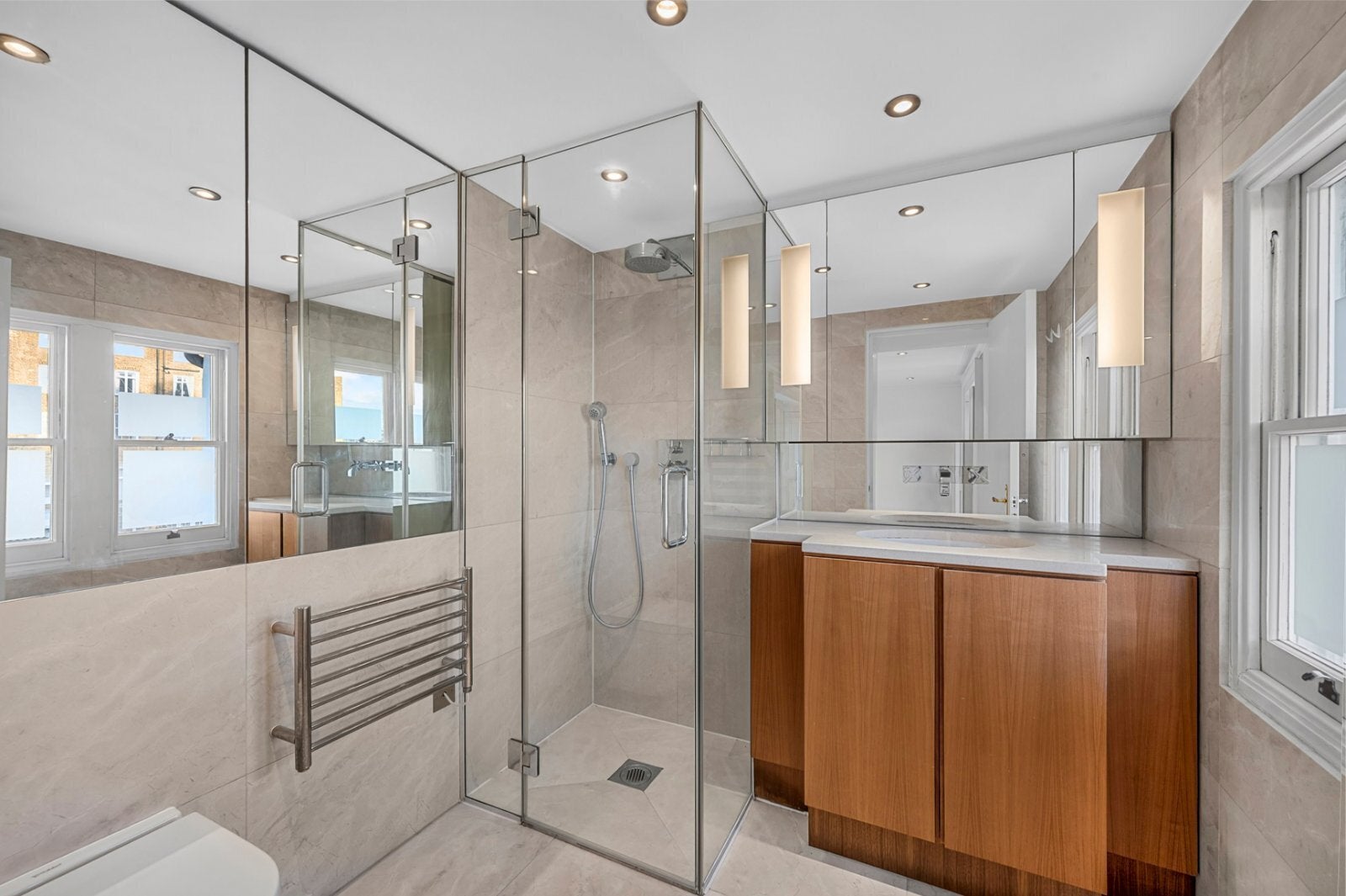 Flat Ennismore Gardens in City of Westminster