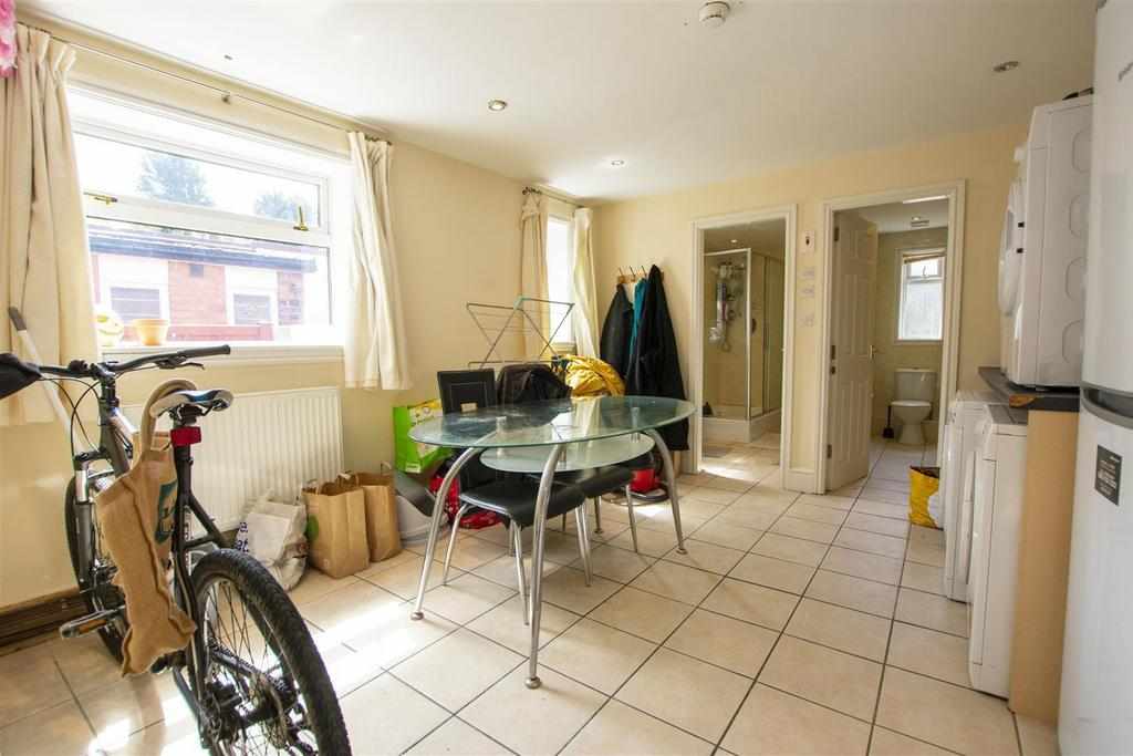 Flat Heeley Road in Birmingham