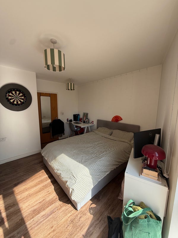 Room Eckington Lane in Greater London