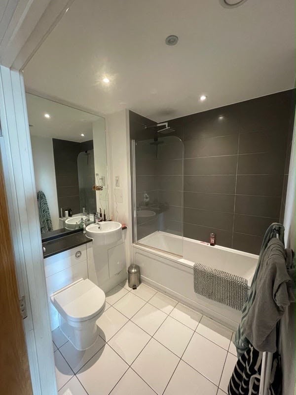 Room Eckington Lane in Greater London