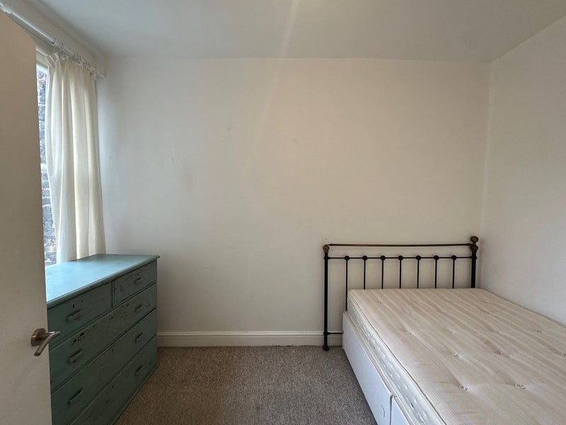 Flat Handforth Road in Greater London