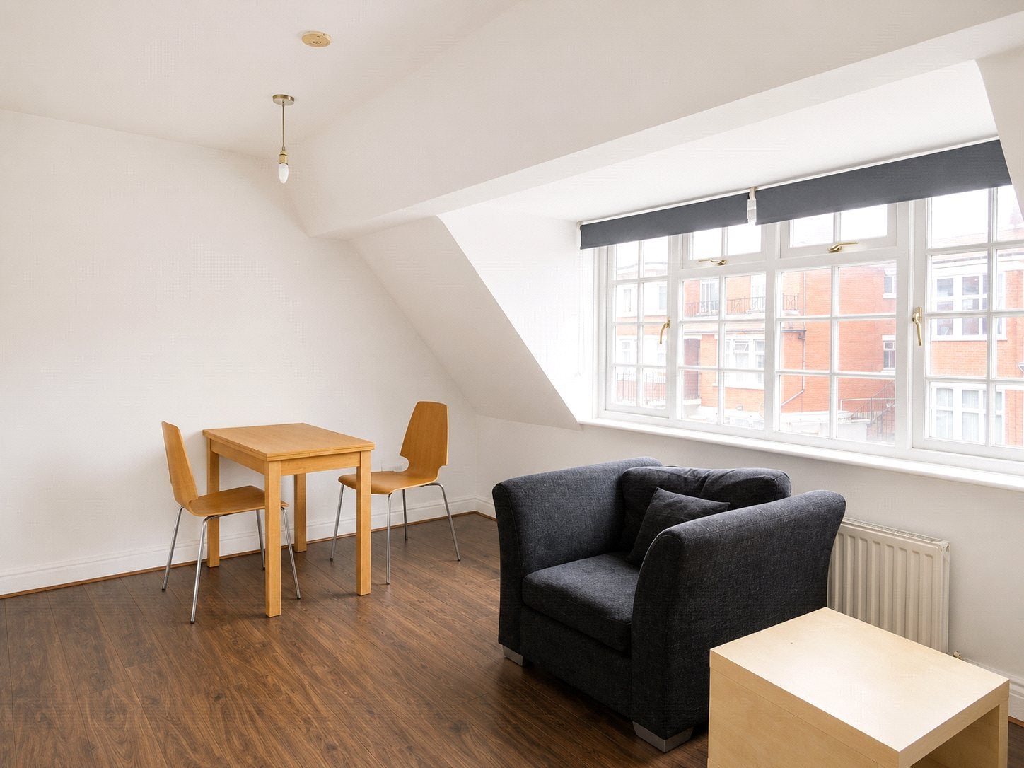 Flat Farnan Road in Greater London
