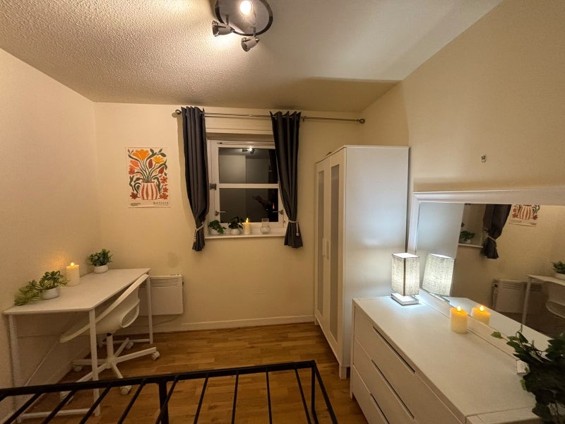 Room St Leonard's Street in City of Edinburgh