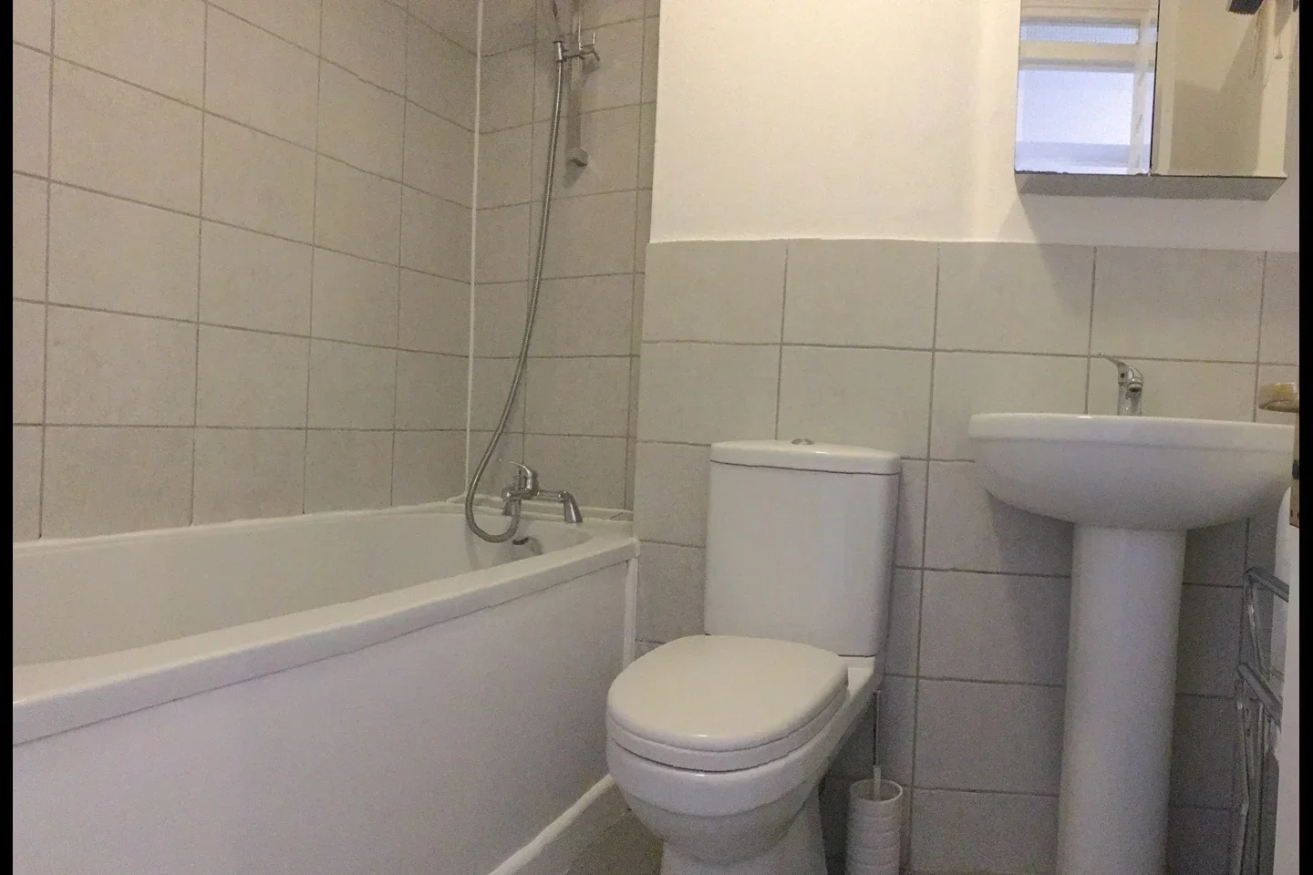 Flat Gables Close in Greater London