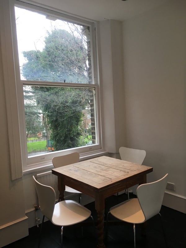 Room Upper Tulse Hill in Greater London